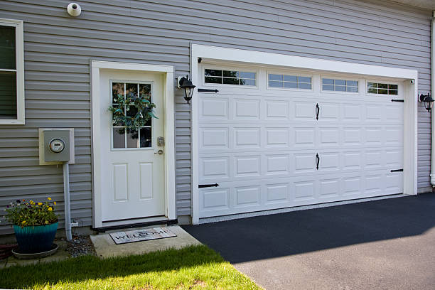 24/7 Emergency Garage Door Panel Replacement experts in Victoria, TX